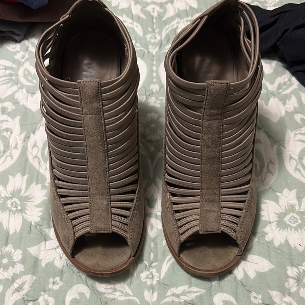 MIA Tan Heels with Chunky Heel and Peep-Toe Design